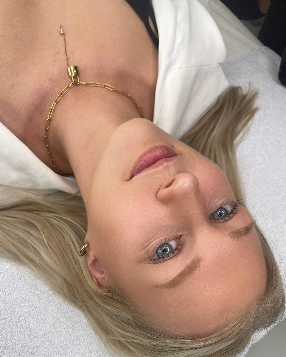 Permanent Make-up Augenbrauen und Lippen Ergebnis